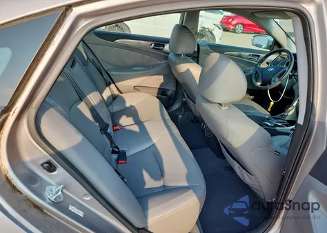 2011 Hyundai Sonata Hybrid z USA, uszkodzony, nr VIN KMHEC4A47BA006912